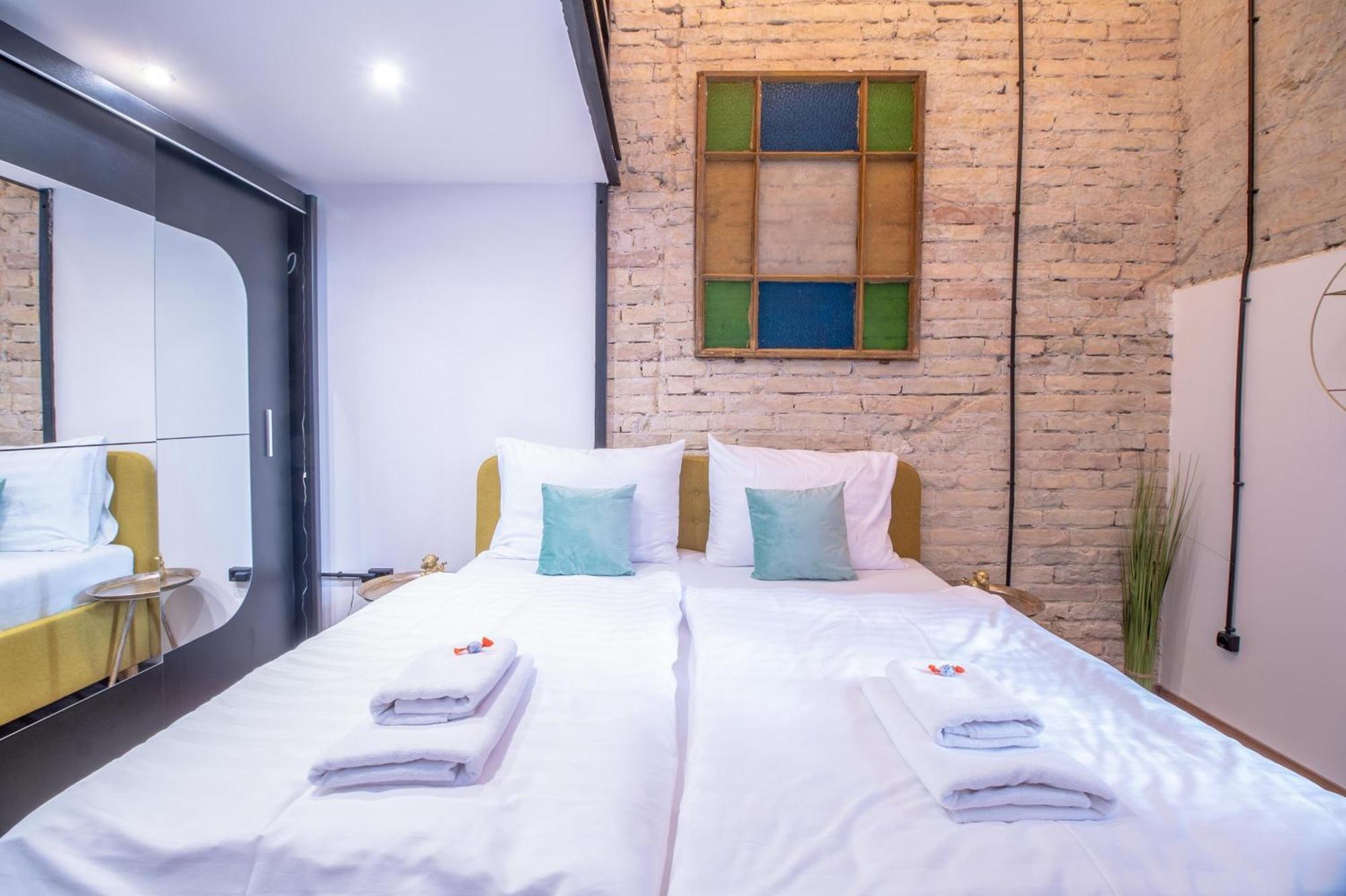 Corvin Loft Apartment บูดาเปสต์ ภายนอก รูปภาพ